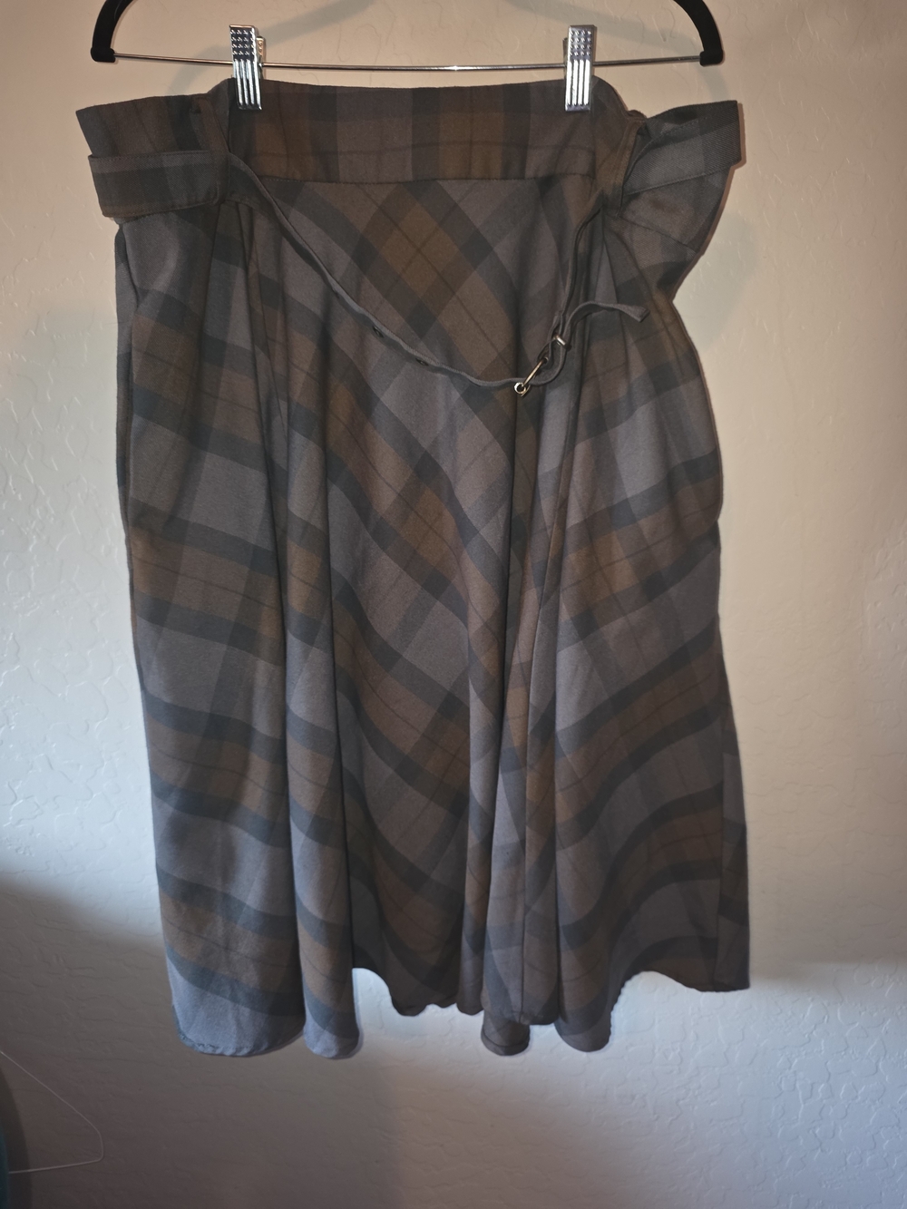 Outlander Skirt With Belt Plaid A-Line Midi Skirt in Gray and Brown Size 20